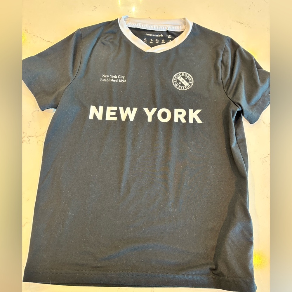 Abercrombie kids boys shirt. 7/8